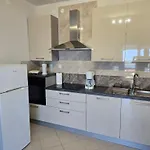 Apartman With Parking Space Palit, Rab - 24756 *