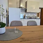 Apartman With Parking Space Palit, Rab - 24756