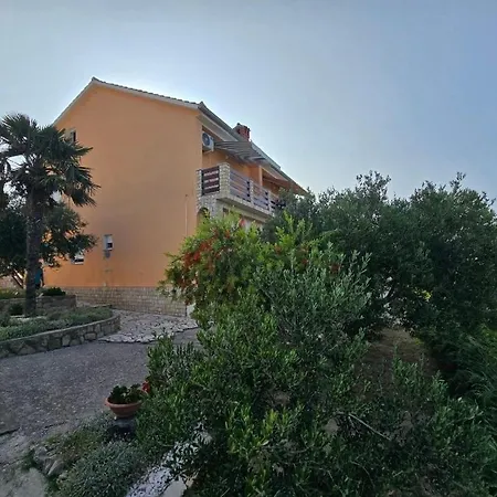 Apartman With Parking Space Palit, Rab - 24756 *