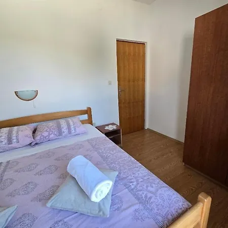 Apartament With Parking Space Palit, Rab - 24756