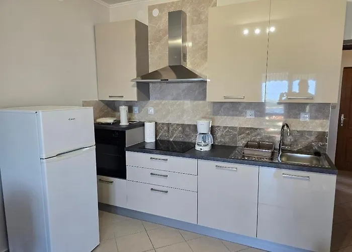 Apartment With Parking Space Palit, Rab - 24756 *