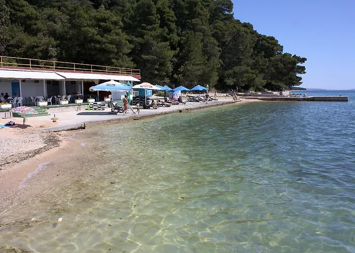 Apartment With Parking Space Palit, Rab - 24756 Rab Town